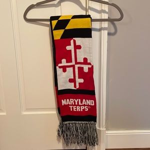 UMD sport scarf